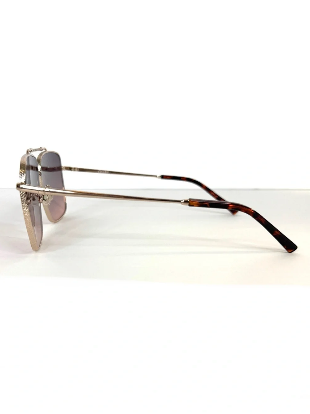 QUAY AUSTRALIA Hot Take 59mm Navigator Sunglasses
